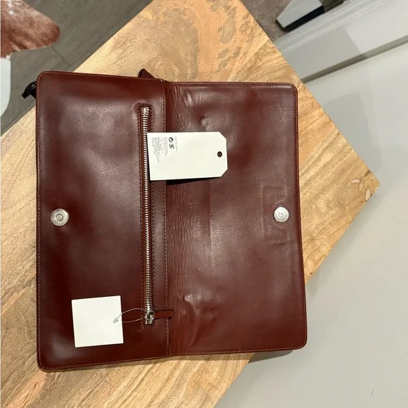 Elegant Brown Leather Purse - Picture 5 of 6